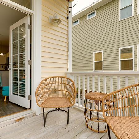 Carolina Beach Home With Balconies, Walk To Beach! Exterior photo