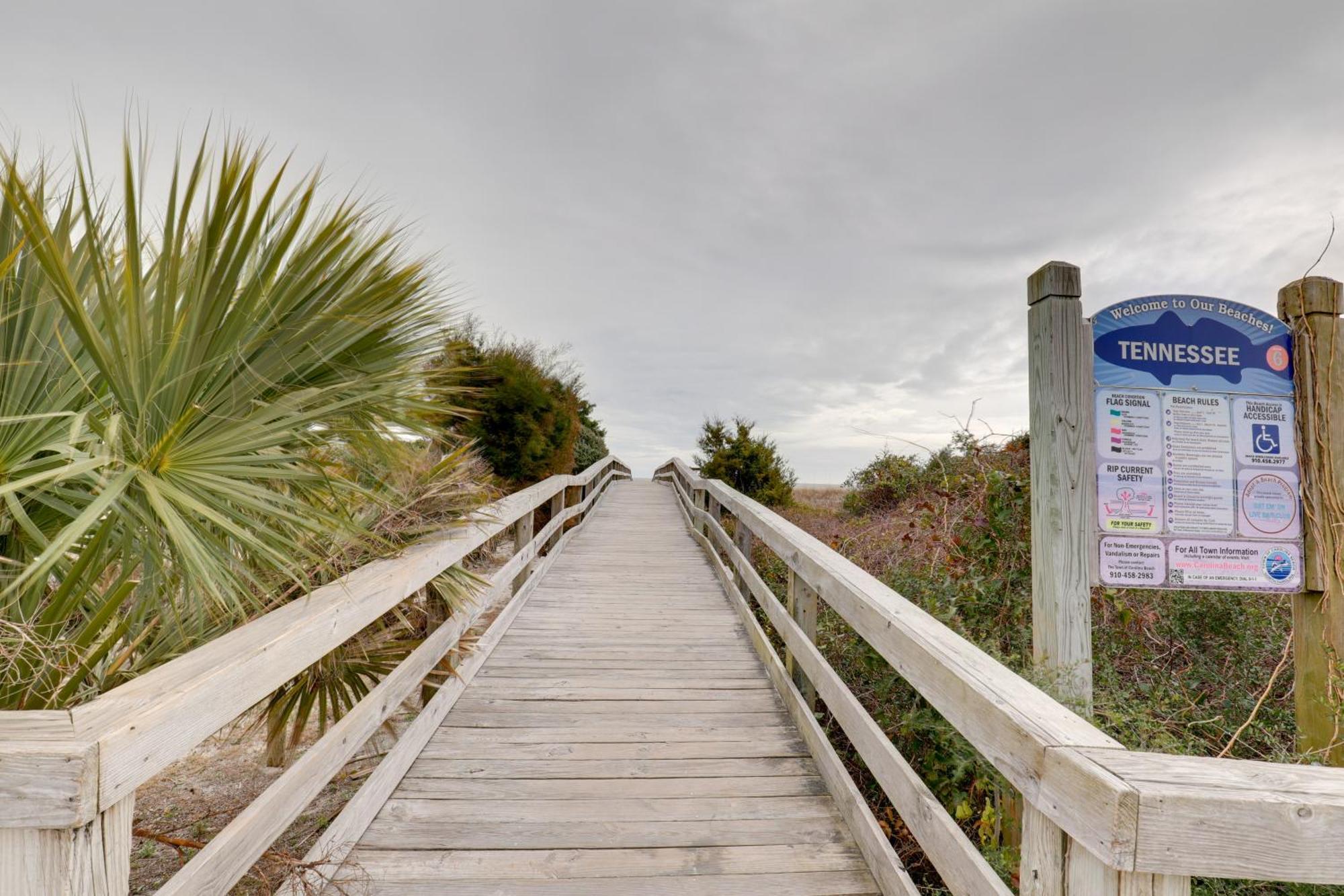 Carolina Beach Home With Balconies, Walk To Beach! Exterior photo