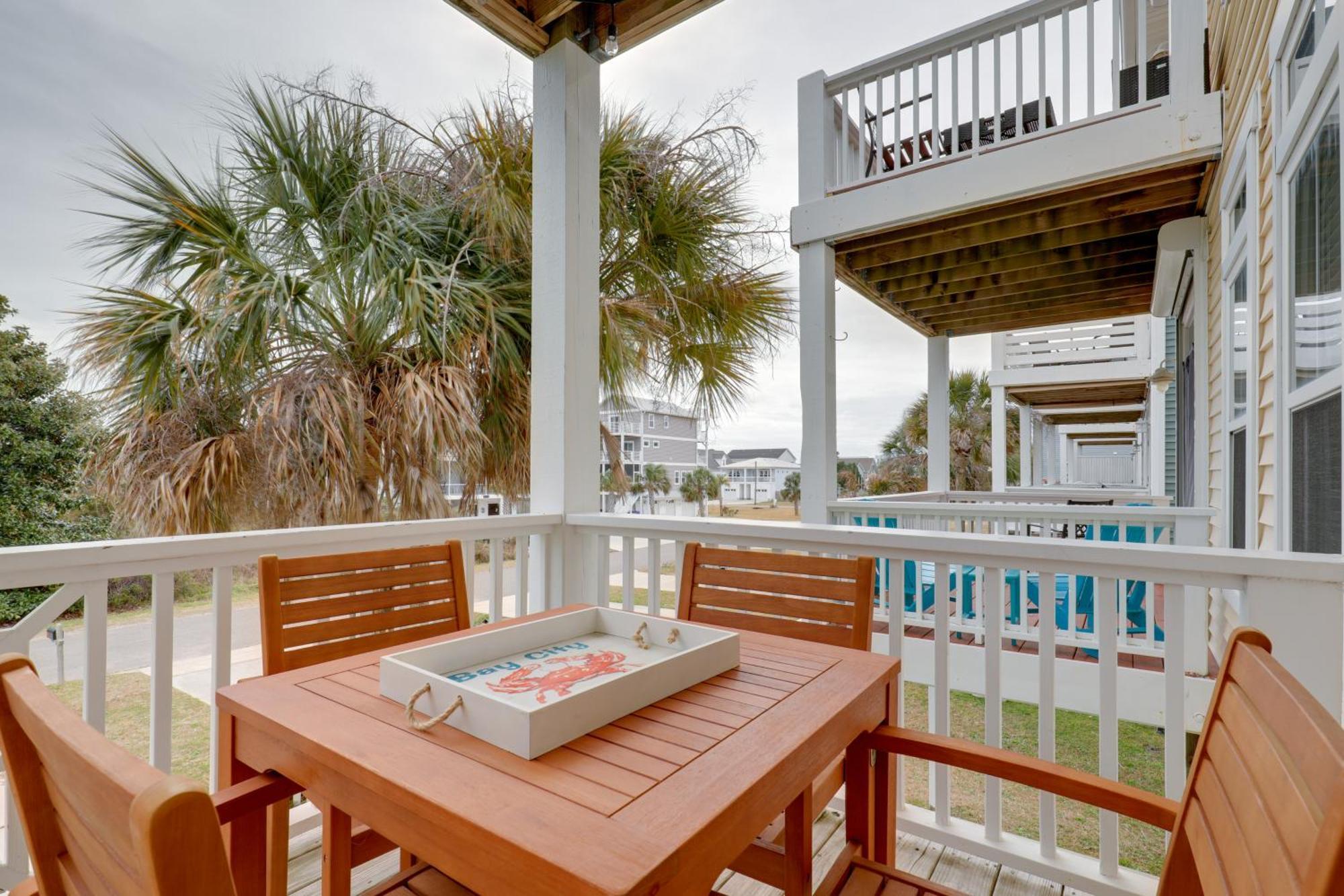 Carolina Beach Home With Balconies, Walk To Beach! Exterior photo