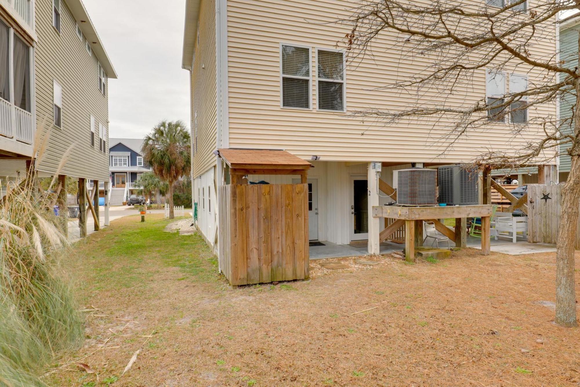 Carolina Beach Home With Balconies, Walk To Beach! Exterior photo